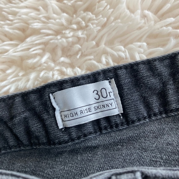 Stylish Gray Women's Skinny Pants - Picture 3 of 4